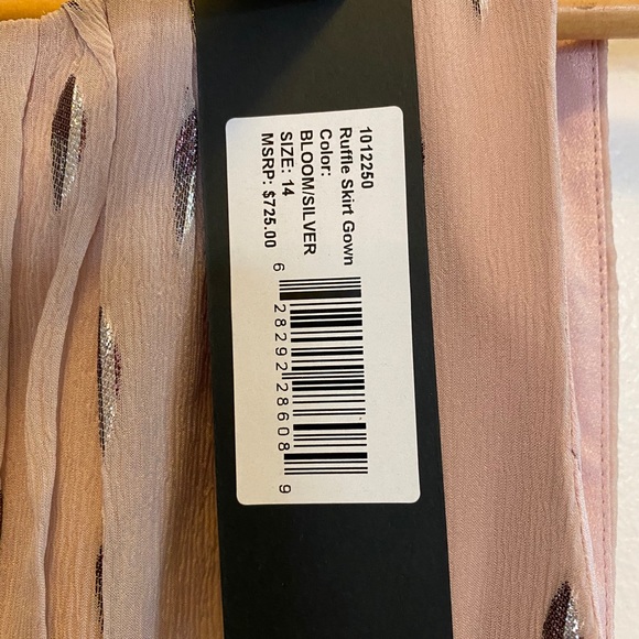 Halston Ruffle Skirt Gown! Stunning! New With Tags - Picture 8 of 15